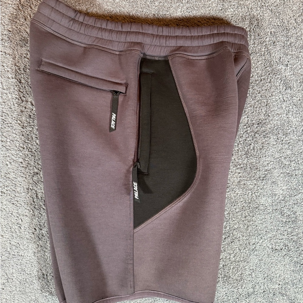 Palace Shorts - Picture 3 of 5